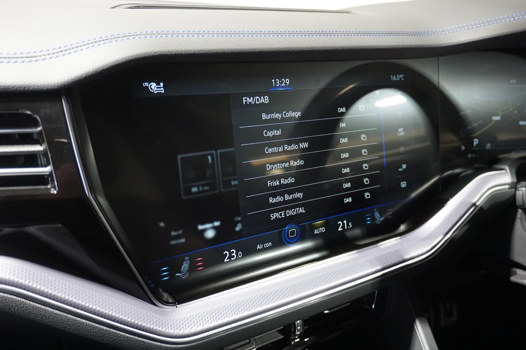 Volkswagen Touareg 3.0 V6 TSI eHybrid 14.3kWh R SUV 5dr Petrol Plug-in Hybrid Tiptronic 4Motion Euro 6 (s/s) (462 ps)